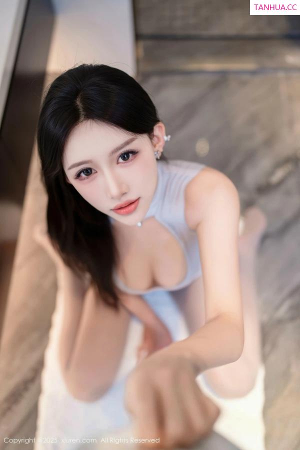   [XiuRen]高清写真图 2025.12.30 No.11174 shelly诗莉 灰色丝袜第29张图片